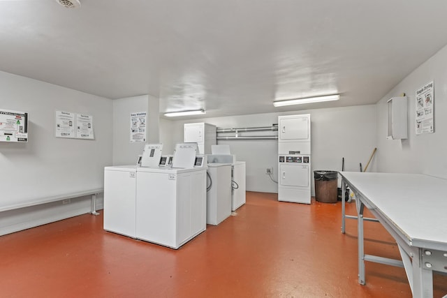 310 Lathrop Ave Unit 411, Forest Park, IL 60130 - community laundry room featuring stacked washer / drying machine and washer and clothes dryer
