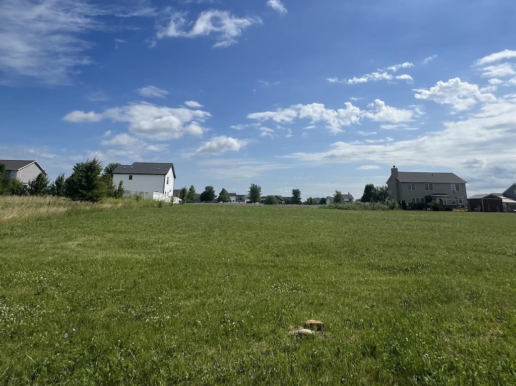 614 Rose Xing, Normal, IL 61761