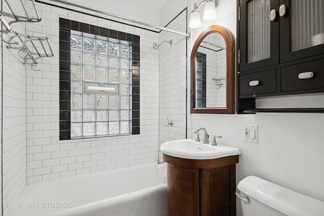 6046 N Monitor Ave, Chicago, IL 60646 - bathroom featuring vanity and shower / bathtub combination