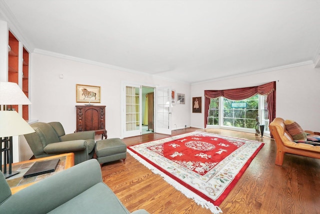 600 Riverwoods Rd, Mettawa, IL 60045 - living area featuring wood finished floors and crown molding