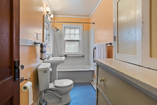 705 Arlington Ct, Champaign, IL 61820 - full bathroom featuring toilet and  shower combination
