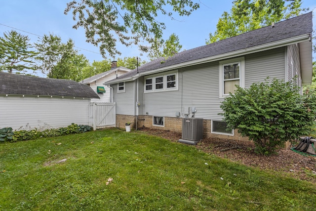 705 Arlington Ct, Champaign, IL 61820 - rear view of property with a gate