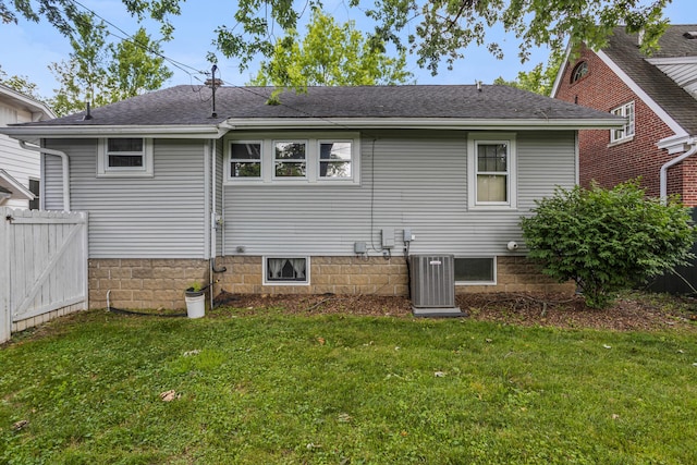 705 Arlington Ct, Champaign, IL 61820 - back of property with a shingled roof