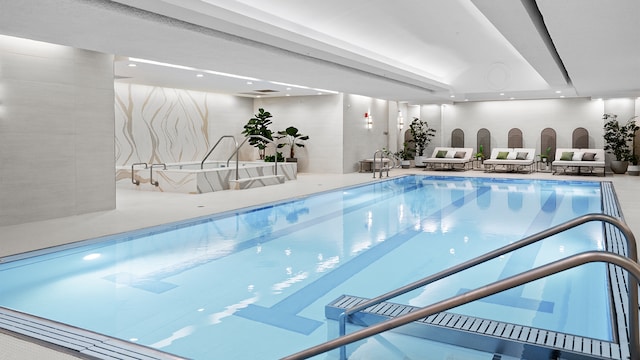 850 N Lake Shore Dr Unit 709, Chicago, IL 60611 - view of indoor community pool