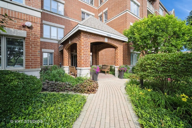 1660 1st St Unit 303, Highland Park, IL 60035 - property entrance with brick siding