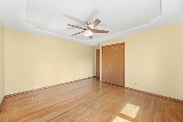 5724 W 82nd Pl, Burbank, IL 60459 - spare room featuring ceiling fan and light wood finished floors