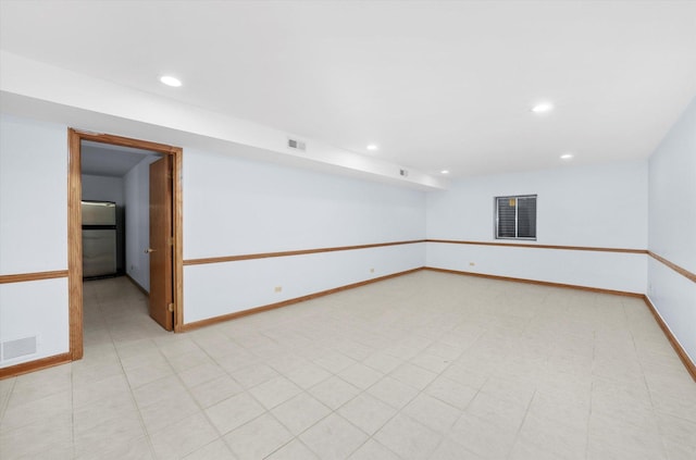 5724 W 82nd Pl, Burbank, IL 60459 - spare room featuring recessed lighting