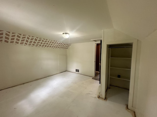 1506 17th Ave, Sterling, IL 61081 - bonus room featuring concrete flooring