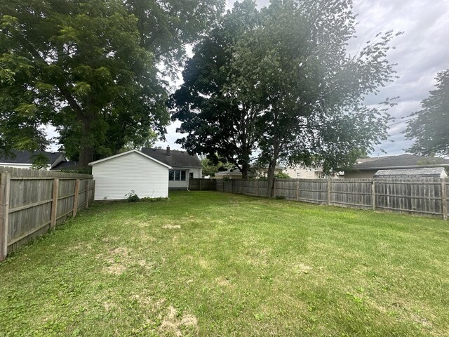 1506 17th Ave, Sterling, IL 61081 - view of fenced backyard