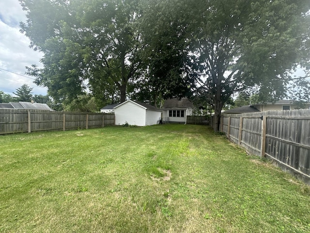 1506 17th Ave, Sterling, IL 61081 - view of fenced backyard