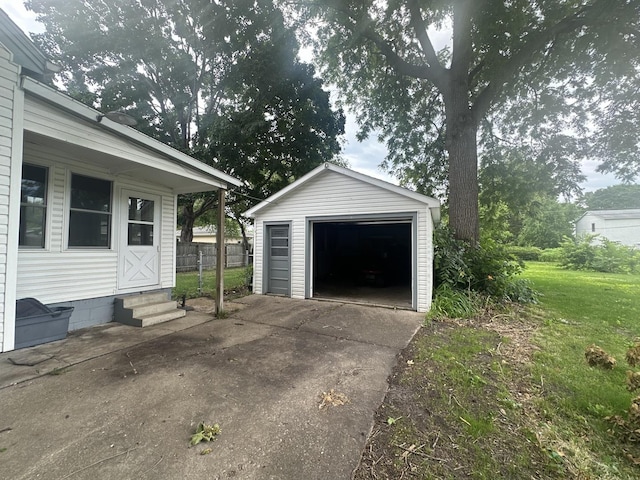 1506 17th Ave, Sterling, IL 61081 - detached garage featuring driveway