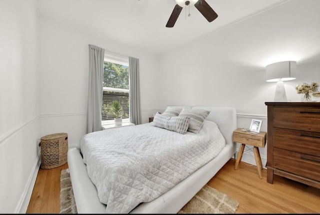 1040 Washington Blvd Unit 2, Oak Park, IL 60302 - bedroom with light wood-style flooring and a ceiling fan
