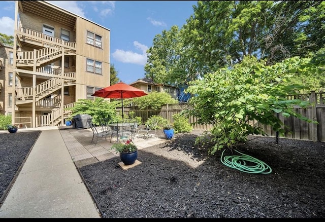 1040 Washington Blvd Unit 2, Oak Park, IL 60302 - view of home's community with a patio and stairway