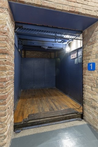 835 N Wood St Unit 301, Chicago, IL 60622 - detailed view of brick wall