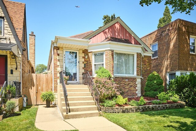 4828 W Berwyn Ave, Chicago, IL 60630 - photo 1