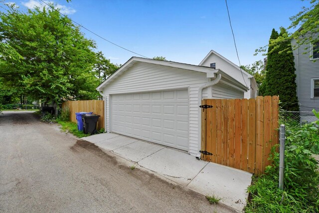 10506 S Edbrooke Ave, Chicago, IL 60628 - photo 23