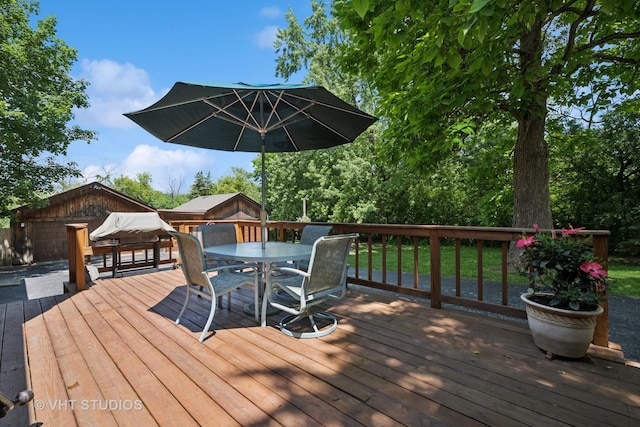 130 Old Dundee Rd, Barrington Hills, IL 60010 - wooden deck with outdoor dining space