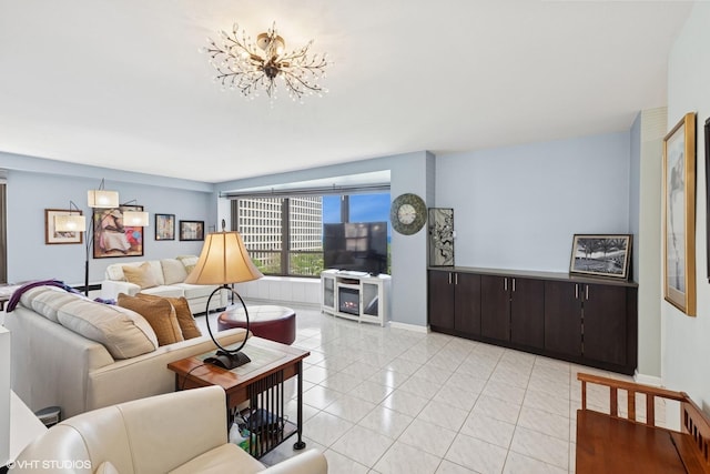 5050 S E End Ave Unit 9C, Chicago, IL 60615 - living room featuring light tile patterned floors and baseboards