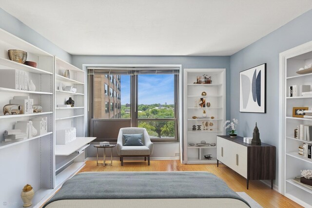 5050 S E End Ave Unit 9C, Chicago, IL 60615 - sitting room with light wood-type flooring and baseboards