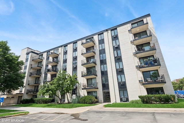 9701 N Dee Rd Unit 2I, Niles, IL 60714 - photo 1