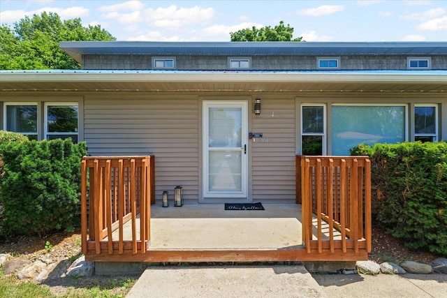 501 N Center St, Colfax, IL 61728 - view of front of house
