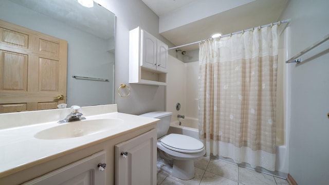 1126 Ingram Rd, Rockford, IL 61108 - full bathroom featuring shower / bathtub combination with curtain, tile patterned flooring, and vanity
