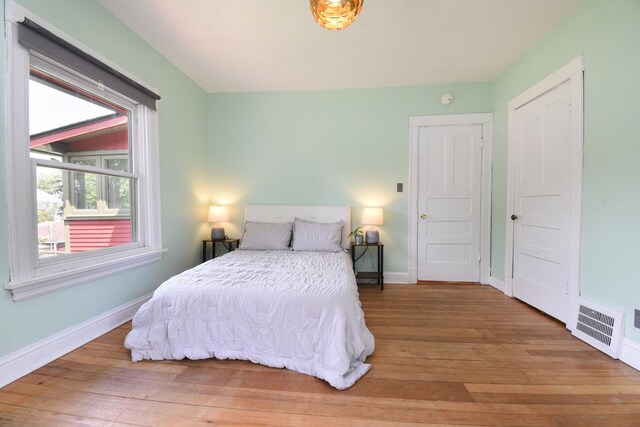 125 S Ridgeland Ave, Oak Park, IL 60302 - bedroom with hardwood / wood-style flooring