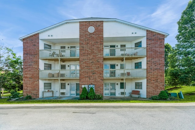 551 Leah Ln Unit 2B, Woodstock, IL 60098 - photo 2