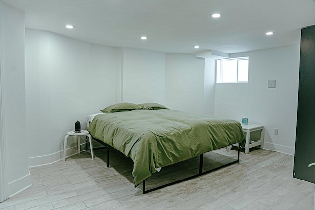 2913 N Kolmar Ave, Chicago, IL 60641 - bedroom featuring light wood finished floors and recessed lighting
