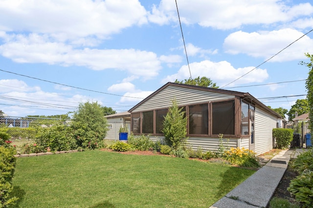 5144 W Saint Paul Ave, Chicago, IL 60639 - view of front of property with a sunroom