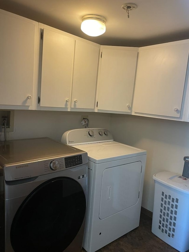 216 Charleston Ct Unit 8, Schaumburg, IL 60193 - laundry area featuring cabinet space and washing machine and clothes dryer