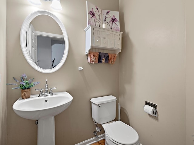 2019 Olde Mill Ln, Mchenry, IL 60050 - bathroom featuring toilet and baseboards