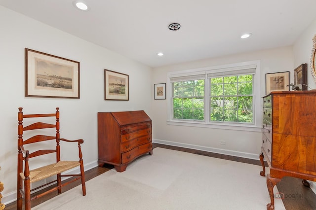 560 Golf Ln, Lake Forest, IL 60045 - living area featuring recessed lighting and baseboards