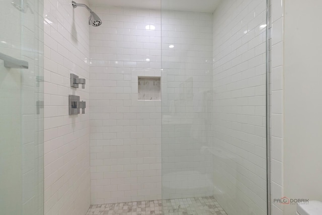 560 Golf Ln, Lake Forest, IL 60045 - full bathroom featuring a stall shower
