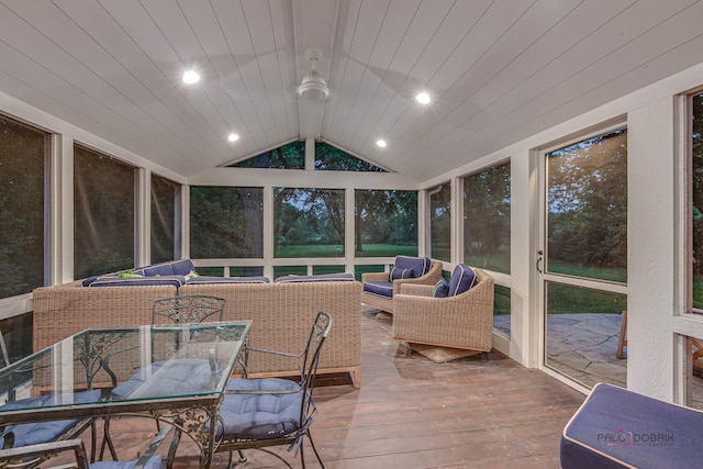 560 Golf Ln, Lake Forest, IL 60045 - sunroom / solarium featuring outdoor lounge area and lofted ceiling