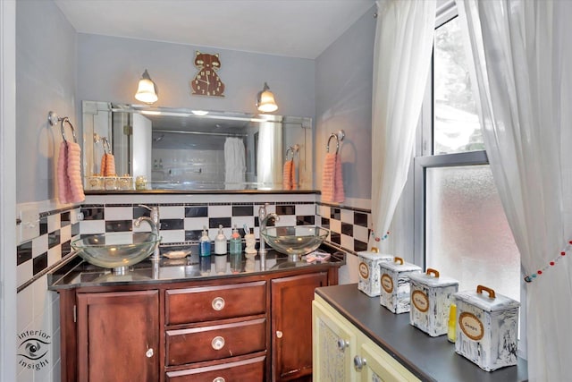 10730 S Ridgeland St, Worth, IL 60482 - bathroom featuring double vanity, backsplash, and a shower with curtain