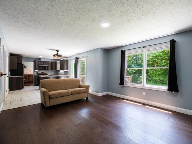 25 Greenbriar Rd, Mackinaw, IL 61755 - photo 4