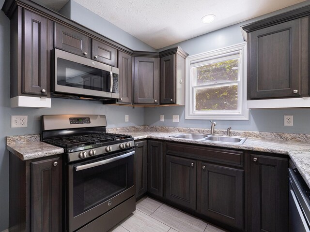 25 Greenbriar Rd, Mackinaw, IL 61755 - photo 10