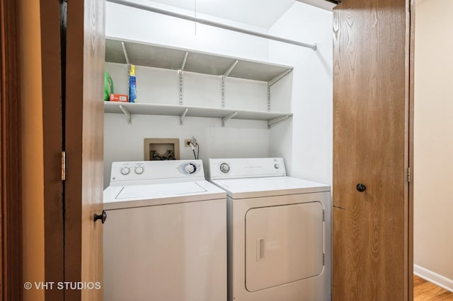 5145 Pembrook Ct, Gurnee, IL 60031 - laundry area with washer and clothes dryer