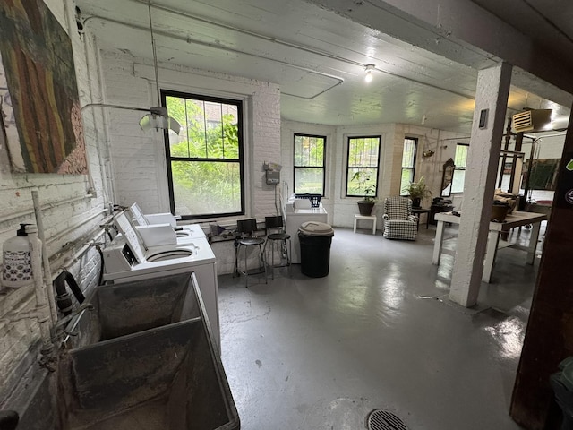 6257 N Sheridan Rd Unit 39, Chicago, IL 60660 - washroom with washing machine and clothes dryer