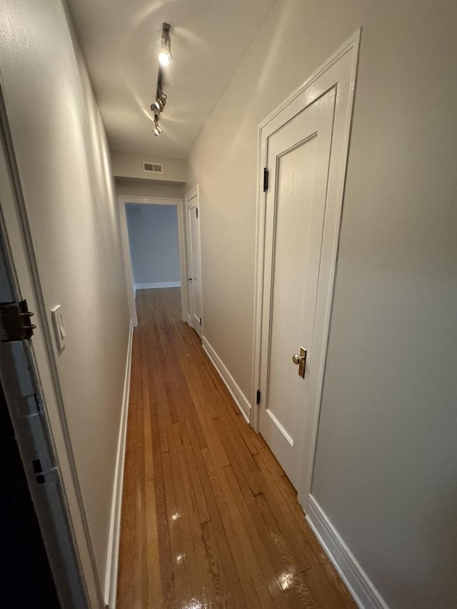 6257 N Sheridan Rd Unit 39, Chicago, IL 60660 - hallway with hardwood / wood-style flooring and baseboards