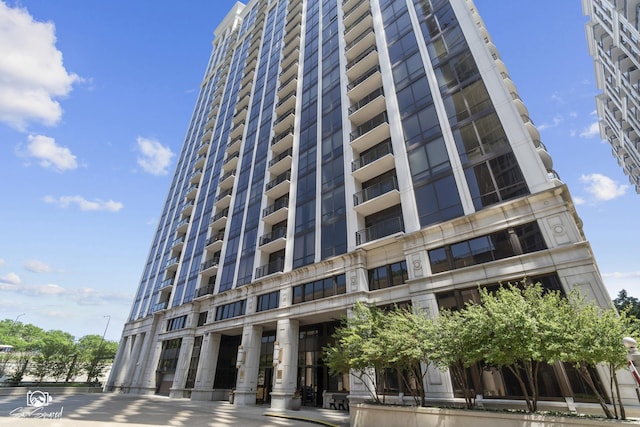 233 E 13th St Unit 2402, Chicago, IL 60605 - view of apartment building / complex