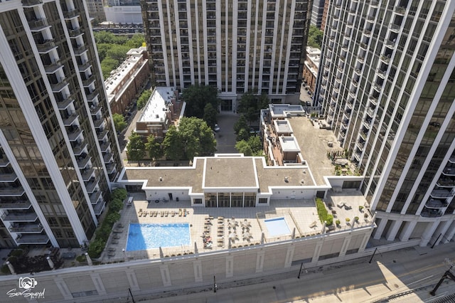 233 E 13th St Unit 2402, Chicago, IL 60605 - aerial view of a pool area