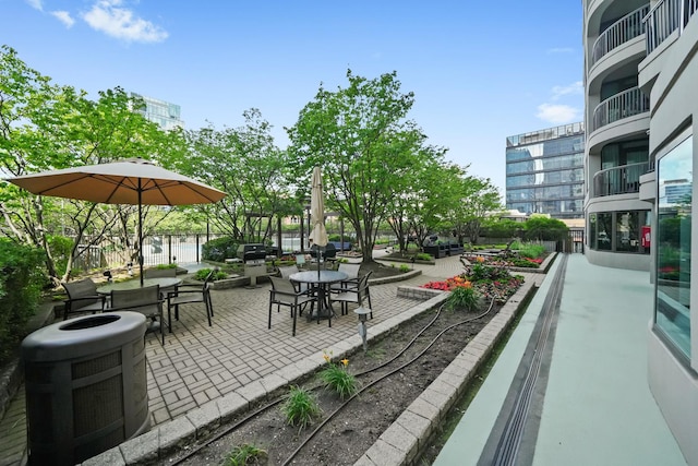 400 N Lasalle Dr Unit 2007, Chicago, IL 60654 - view of property's community with outdoor dining space and a patio