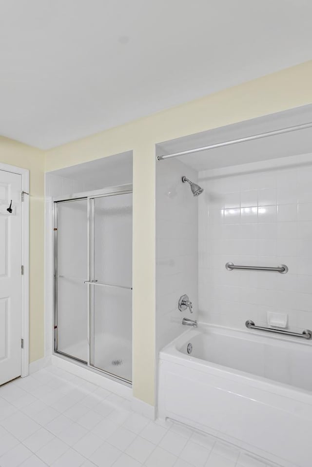 59 S Hale St Unit 402, Palatine, IL 60067 - full bathroom featuring tile patterned flooring and bathing tub / shower combination