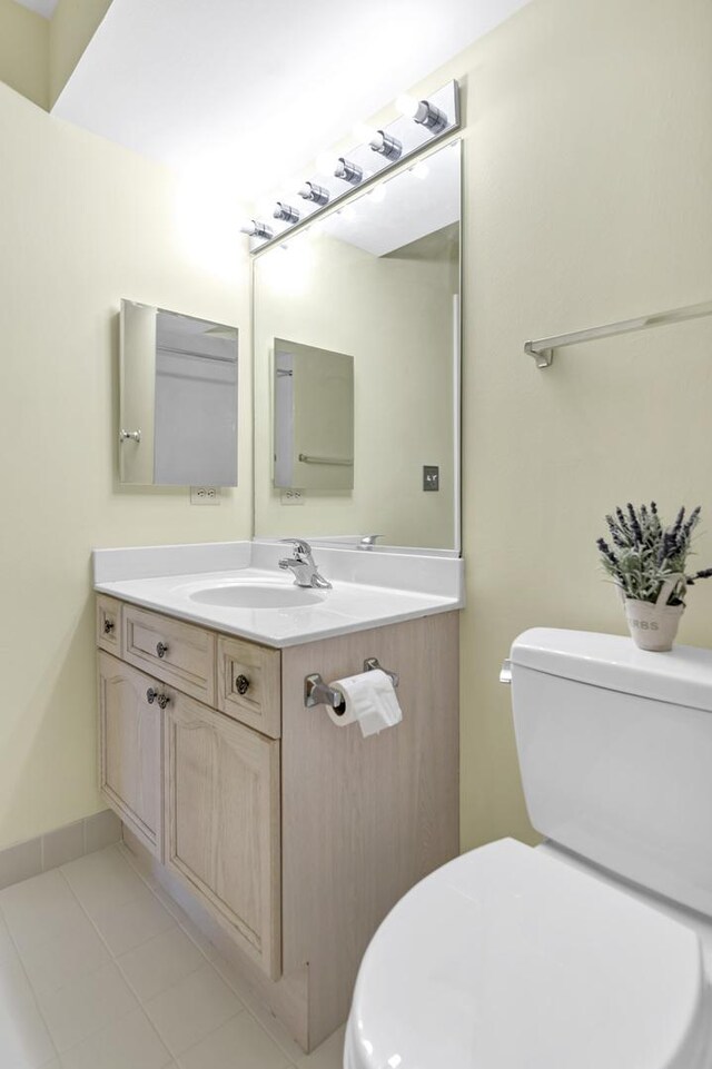 59 S Hale St Unit 402, Palatine, IL 60067 - bathroom featuring vanity and tile patterned floors