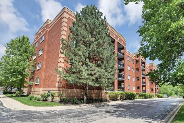 59 S Hale St Unit 402, Palatine, IL 60067 - view of apartment building / complex