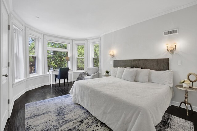 435 W Roslyn Pl Unit 2E, Chicago, IL 60614 - bedroom with crown molding and wood finished floors
