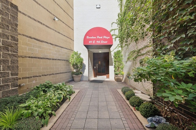 40 E 9th St Unit 802, Chicago, IL 60605 - view of exterior entry with brick siding