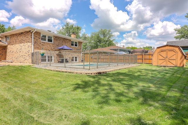 18W761 83rd St, Downers Grove, IL 60516 - fenced backyard featuring a shed